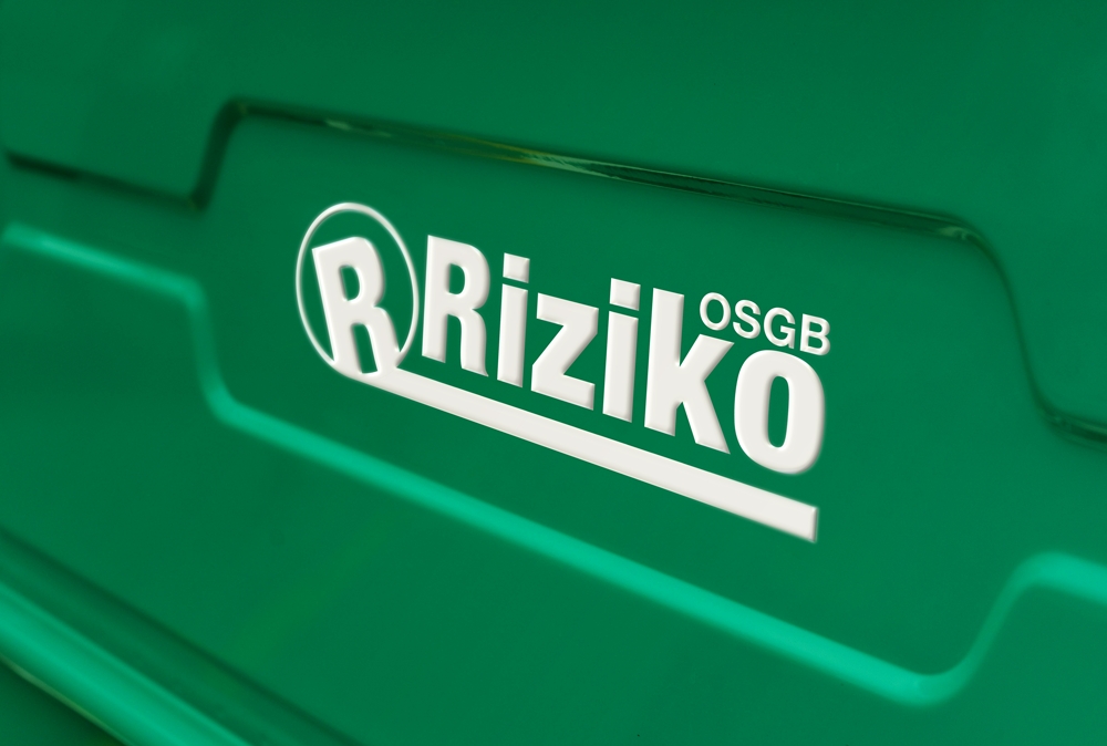 İş sağlığı ve güvenliği alanında görev yapmak üzere Bakanlıkça yetkilendirilmiş, iş güvenliği uzmanlığı belgesine sahip, Bakanlık ve ilgili kuruluşlarında 